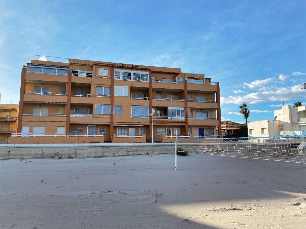 Beachfront Apartment With A Terrace Mareny de Barraquetes Exterior foto
